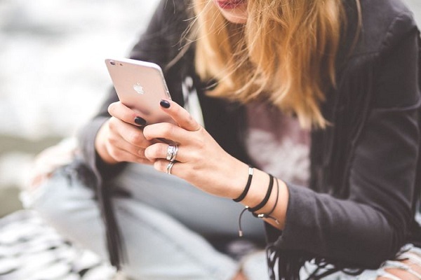 Cách tỏ tình với con trai qua tin nhắn