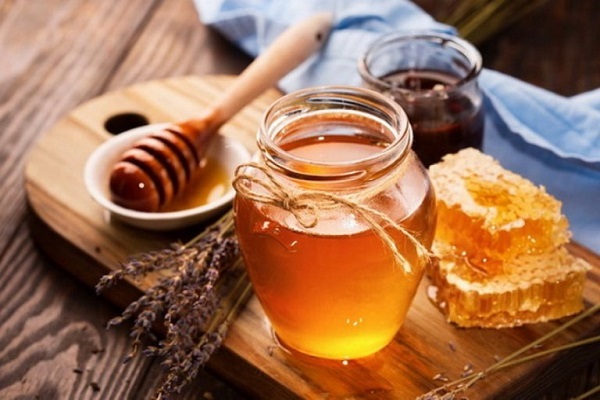 Uống nước gừng với mật ong giúp cải thiện biểu hiện ốm nghén