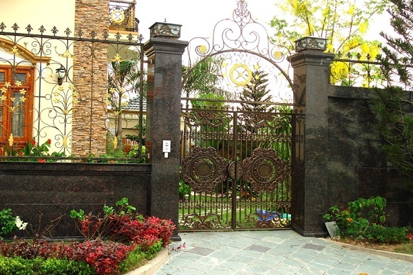 Những điều kiêng kỵ khi làm cổng nhà