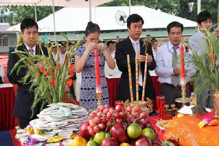Thủ tục lễ vật văn khấn làm lễ cúng thượng lương cất nóc nhà